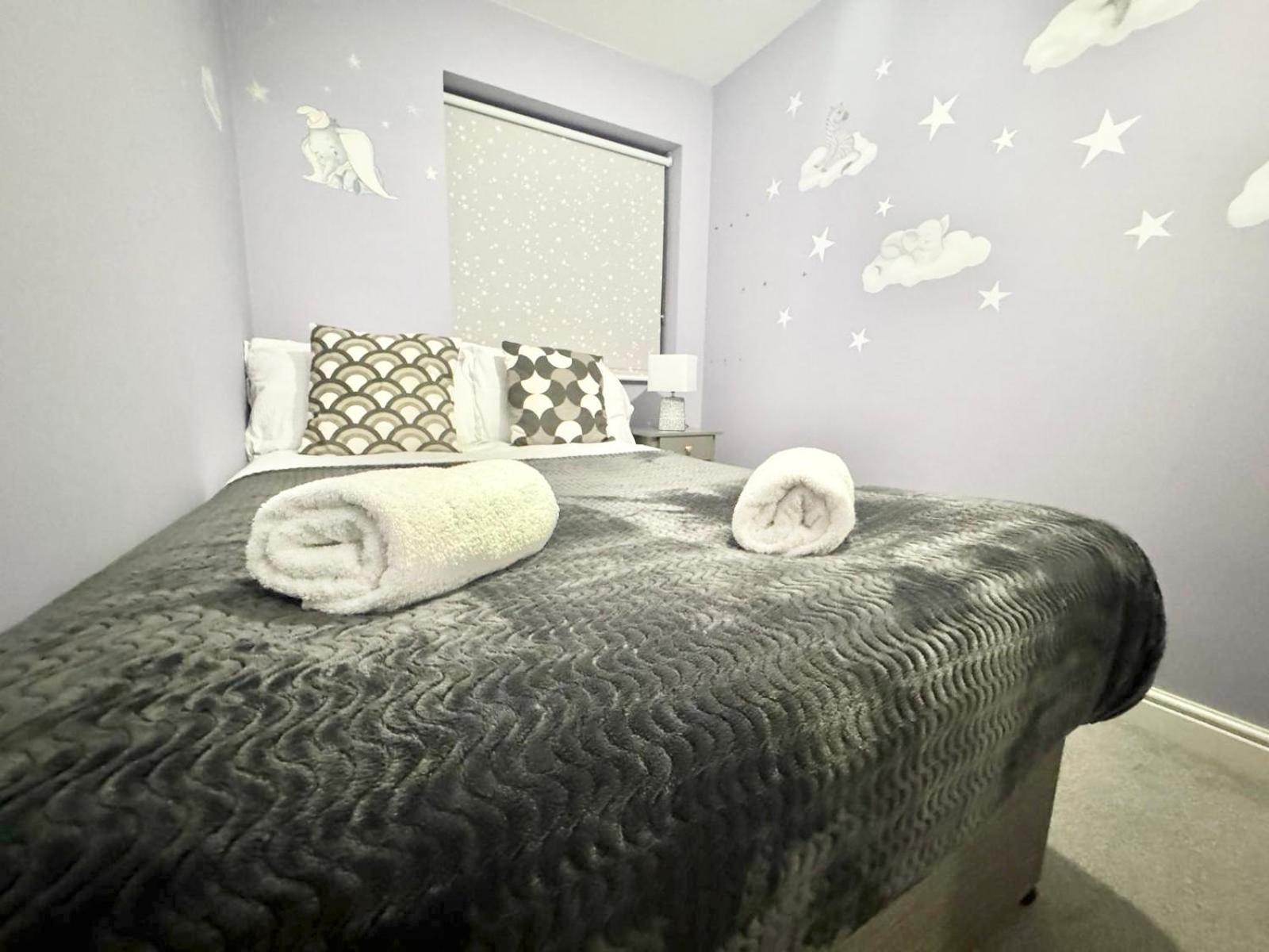 Folkestone Central Family Home: 3BR with Parking Exterior photo